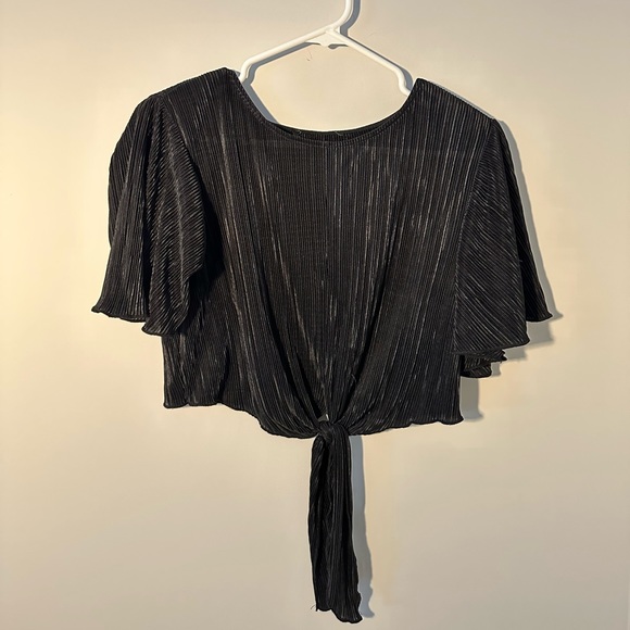 Black Pleated Tie Front Flowy Top - Picture 1 of 1